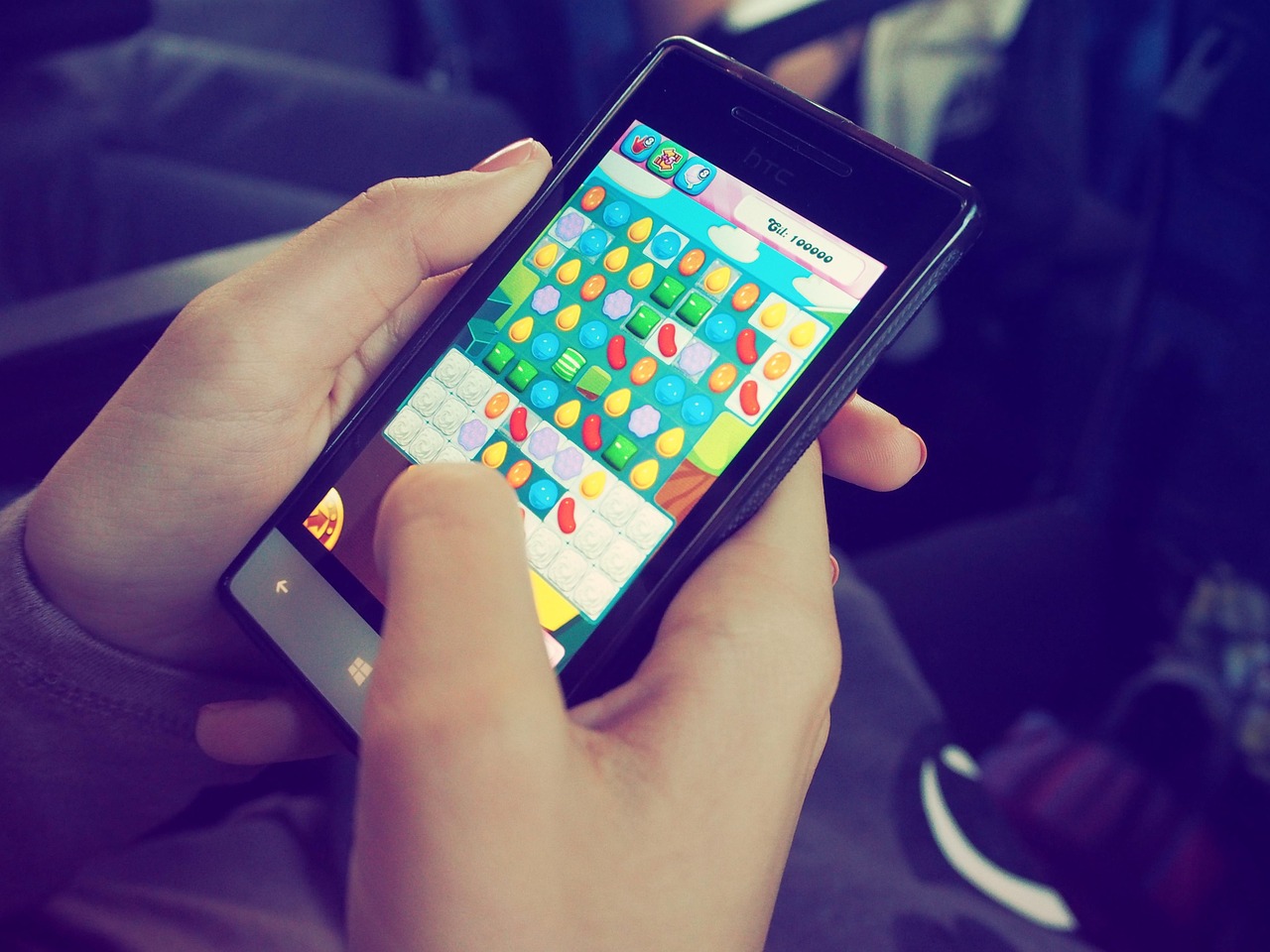 Are Foldable Phones Good for Gaming?